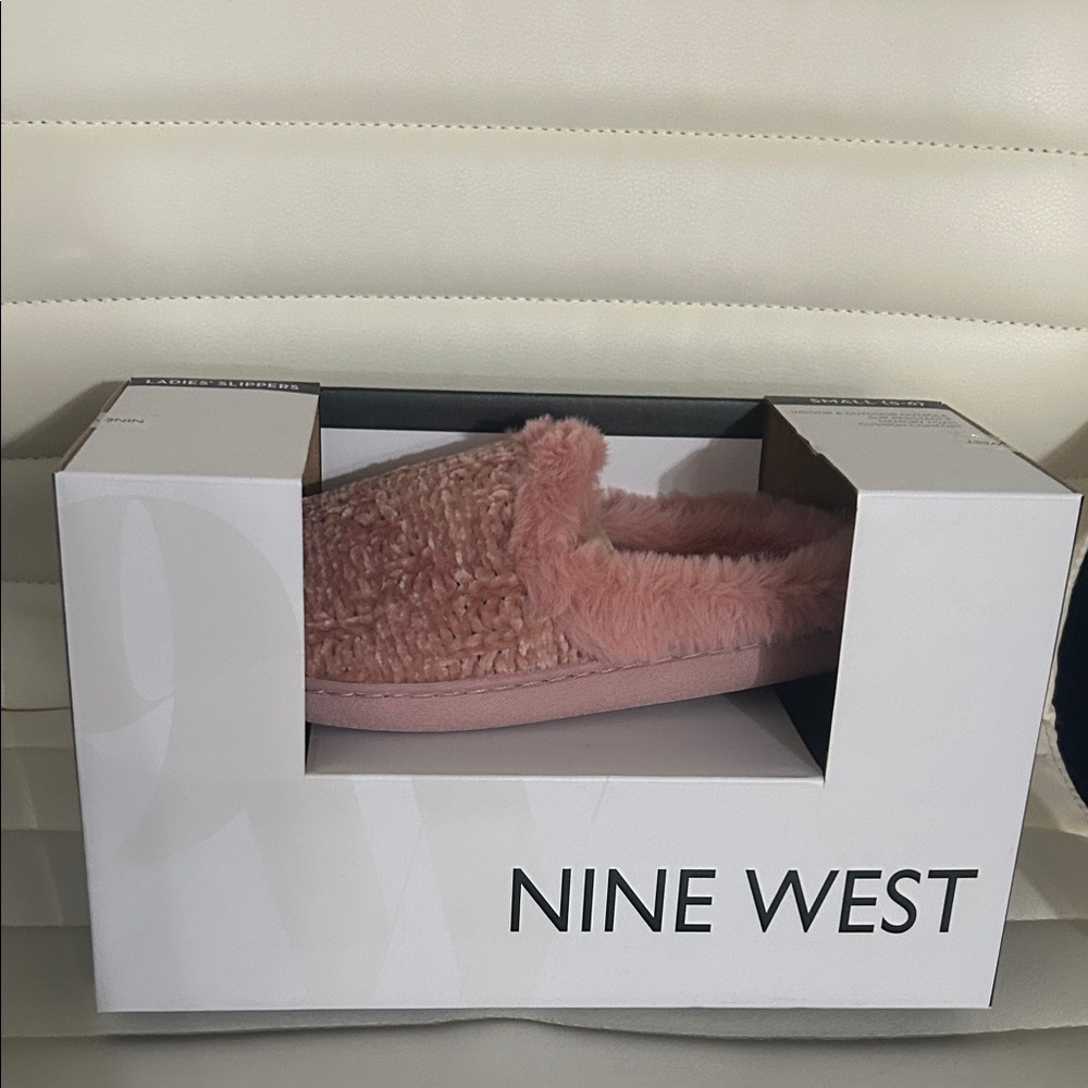 Brand new woman slippers